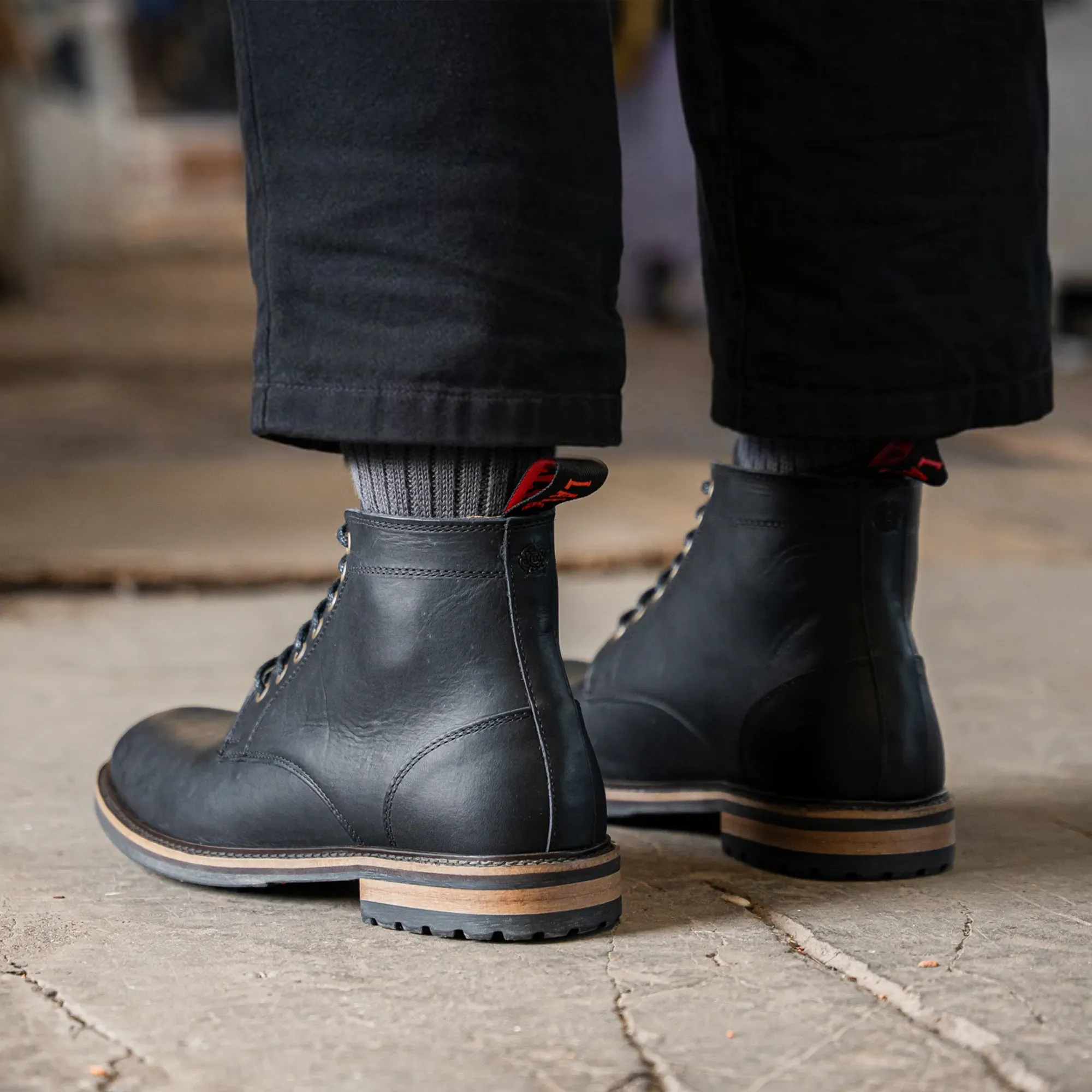 DUTTON // BLACK - Image 3