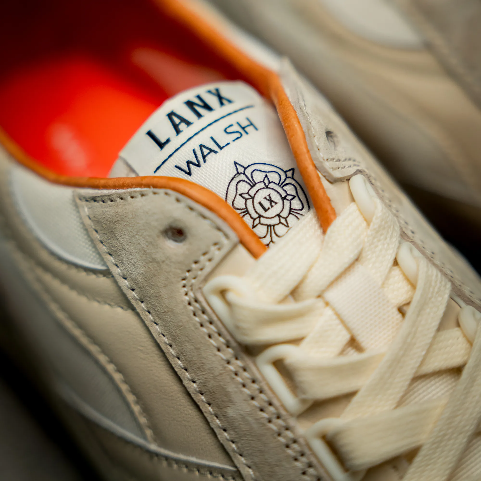HALLIWELL / WHITE - Image 6