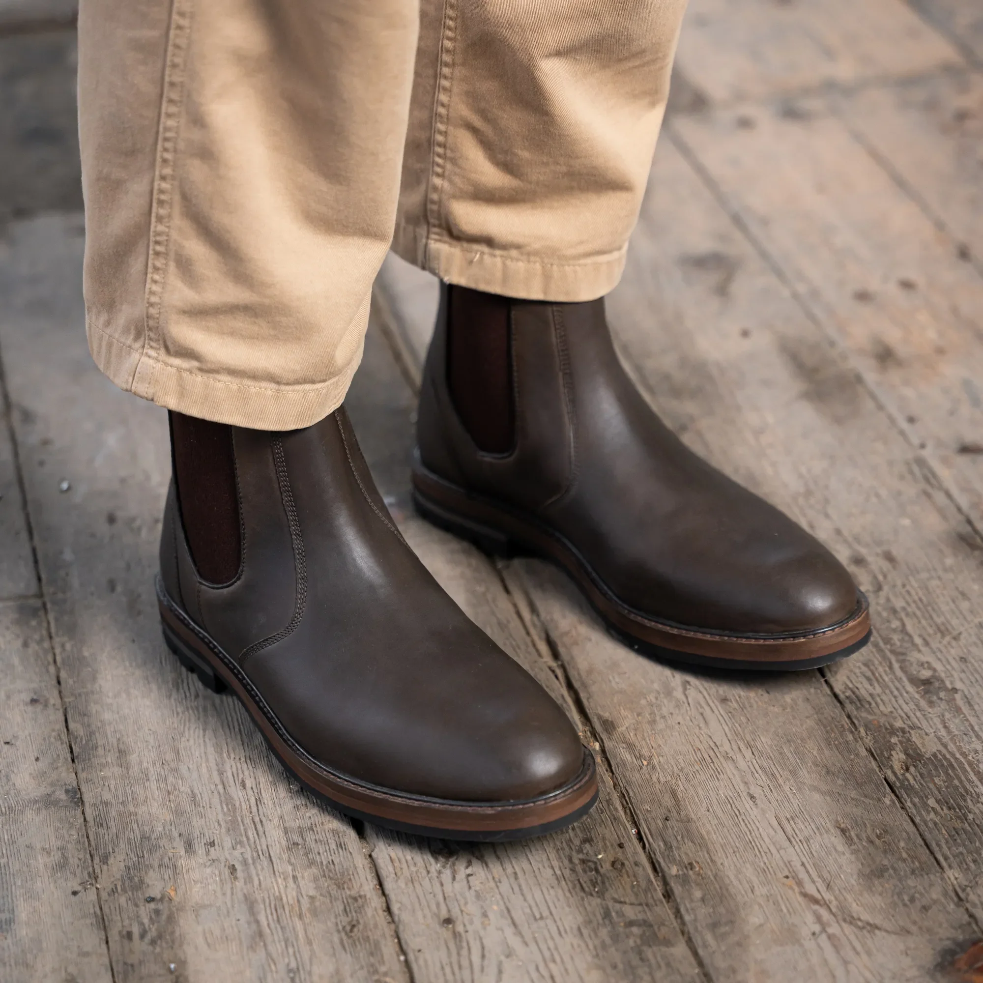 HOGHTON // BROWN DISTRESSED - Image 4