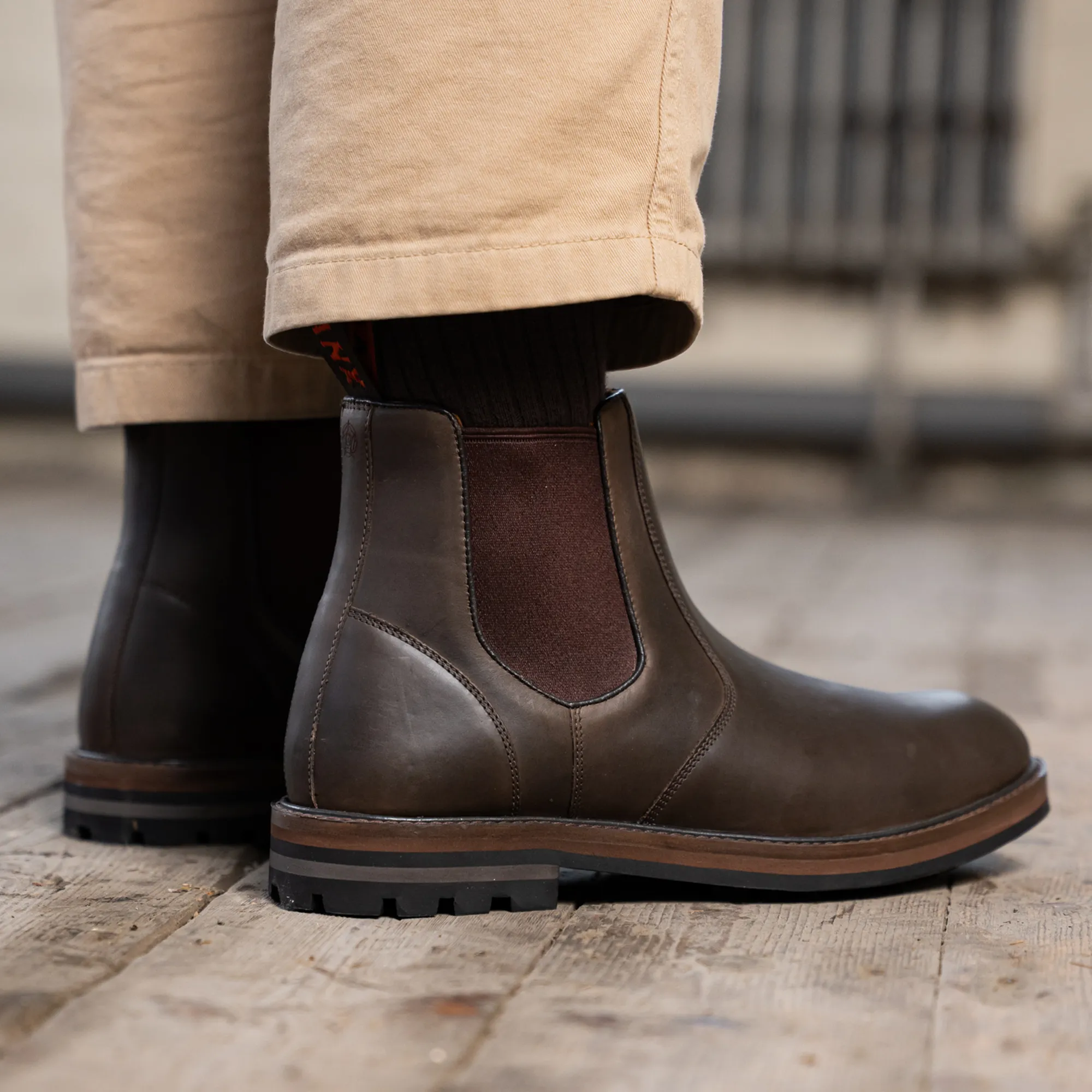 HOGHTON // BROWN DISTRESSED - Image 5