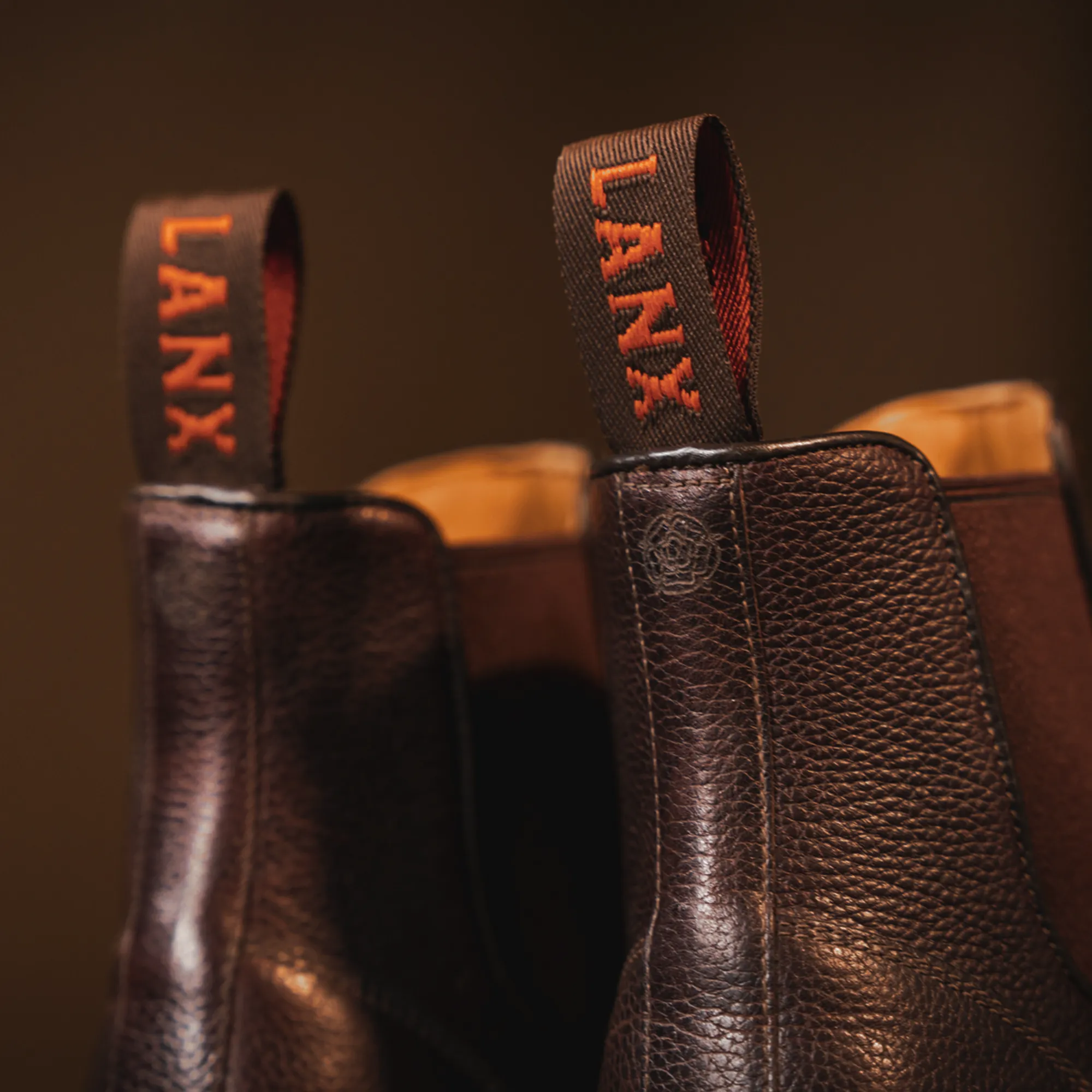 HOGHTON // CHESTNUT GRAINED - Image 5