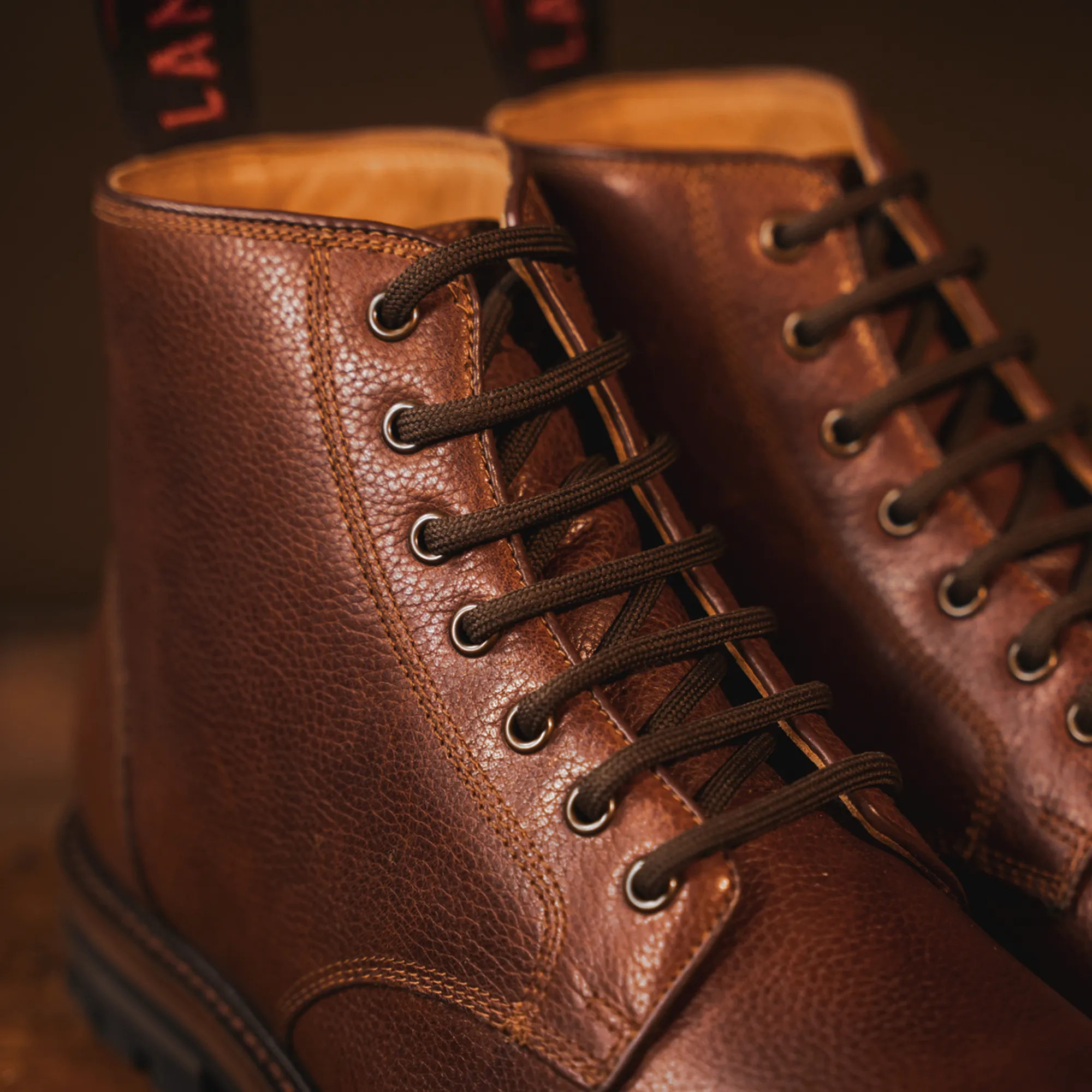 SETTLE // CARAMEL GRAINED - Image 3