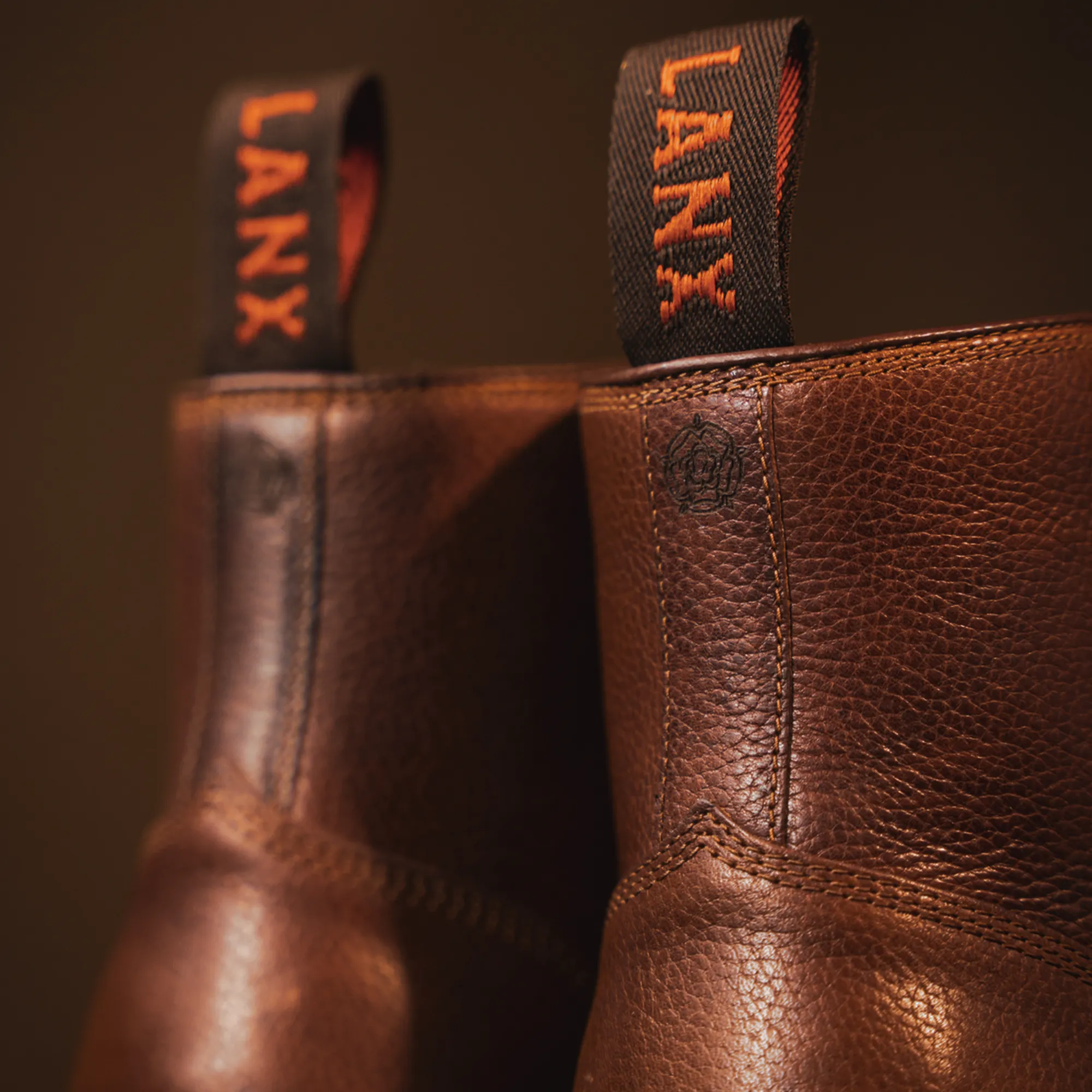SETTLE // CARAMEL GRAINED - Image 4