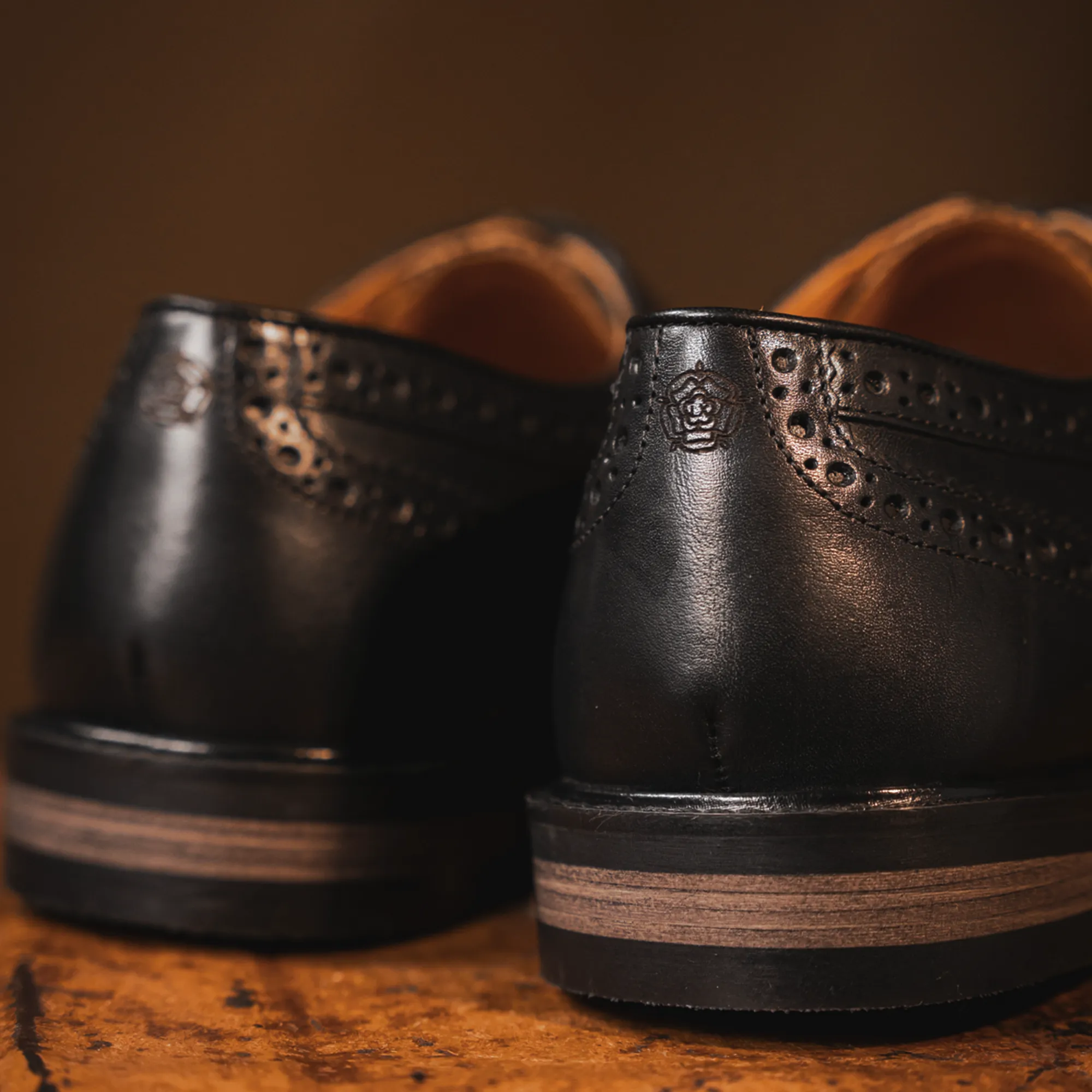 SHIREBURN // BLACK - Image 6